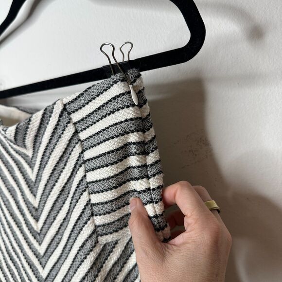 Ann Taylor Loft Petite Textured Cream & Black Chevron Stripes Flare Skirt XXSP - Picture 5 of 11